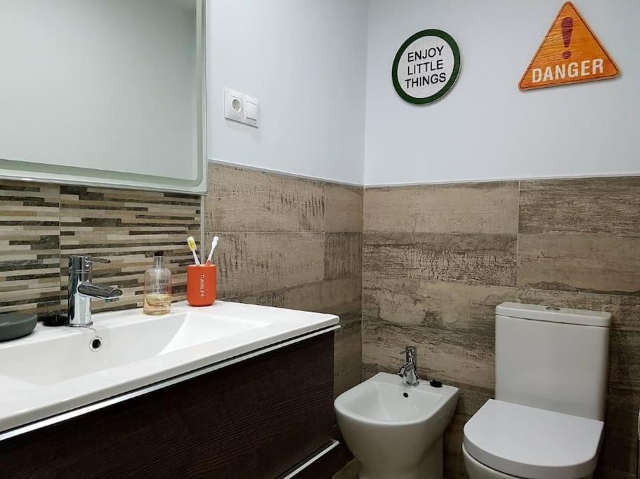 Beautiful Apartment In La Carihuela, توريمولينوس المظهر الخارجي الصورة